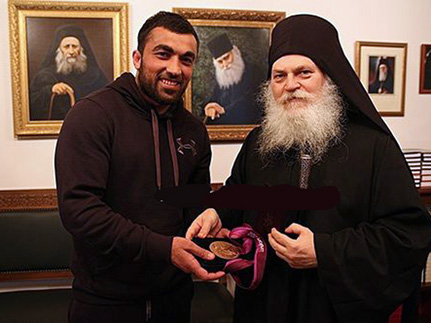 Олимпийский чемпион по дзюдо передал свою медаль в дар Богородице
