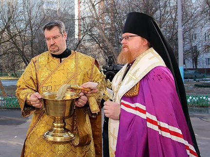 Московская школа №263 в Отрадном после трагедии была освящена