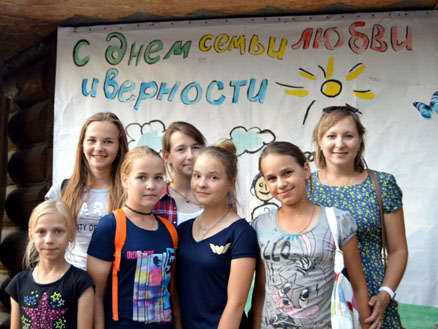 День семьи, любви и верности отметили на приходе Рождества Христова