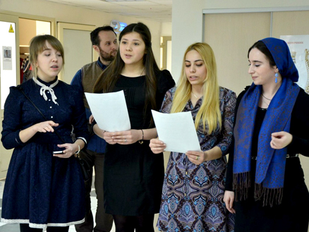 Молодежные активисты посетили с концертом БСМП