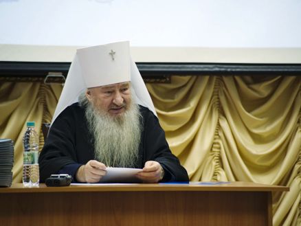 Молодые православные челнинцы встретились с митрополитом Феофаном