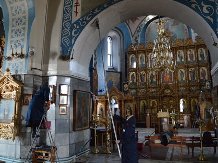 Приглашаем помочь в уборке храма к Пасхе