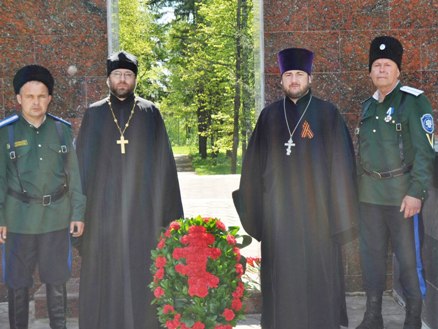 Духовенство города Мензелинска приняло участие в параде Победы