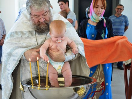 Крещение в сельском храме