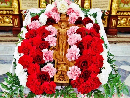 Праздник Креста в храме Серафима Саровского