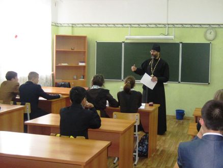 Священник провел беседы о вреде пьянства в День трезвости