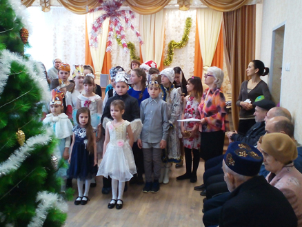 Ученики воскресной школы «Ника» посетили дом престарелых Мензелинска
