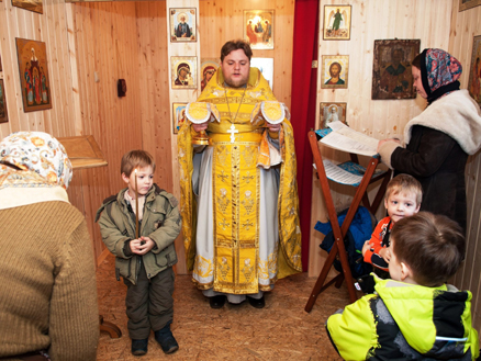 Первая Литургия в Никольском храме