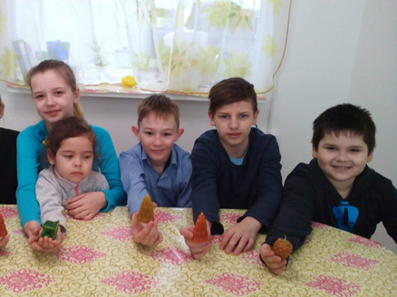 Угодна ты Богу, свеча восковая
