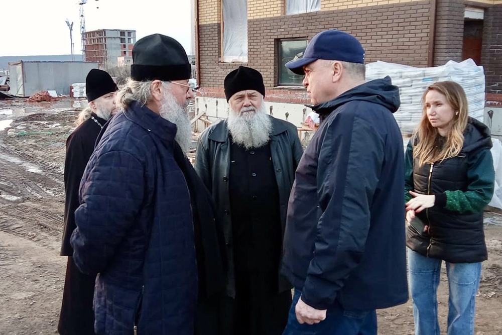 Митрополит Кирилл и мэр города Набережные Челны ознакомились с ходом строительства православной гимназии