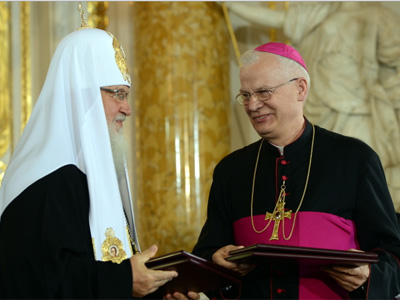 Польский епископат поблагодарил патриарха Кирилла за поддержку в связи с актом вандализма в Ясной Гуре