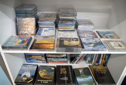 Новое в церковной лавке. Увеличить. 122,24 Kb [800X536]