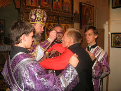 Архиерейское богослужение в Елабужском монастыре. Увеличить изображение. Размер файла: 153,31 Kb [800X600]