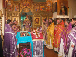 Архиерейское богослужение в Елабужском монастыре. Увеличить изображение. Размер файла: 205,82 Kb [800X600]