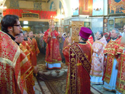 Архиерейское богослужение в день Антипасхи. Увеличить изображение. Размер файла: 178,28 Kb [800X600]