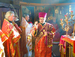Архиерейское богослужение в день Антипасхи. Увеличить изображение. Размер файла: 173,33 Kb [800X600]