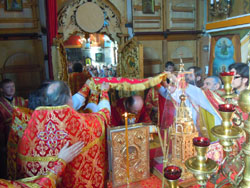 Архиерейское богослужение в день Антипасхи. Увеличить изображение. Размер файла: 198,02 Kb [800X600]