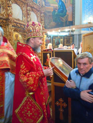 Архиерейское богослужение в Фомину Неделю. Увеличить изображение. Размер файла: 153,83 Kb [600X800]