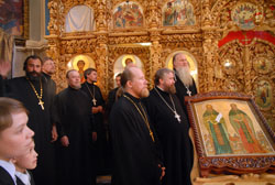 Награждение духовенства и благодетелей Свято-Вознсенского собора юбилейными грамотами и орденами. Увеличить изображение. Размер файла: 152,77 Kb [800X536]