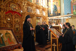 Награждение духовенства и благодетелей Свято-Вознсенского собора юбилейными грамотами и орденами. Увеличить изображение. Размер файла: 156,79 Kb [800X536]