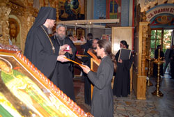 Награждение духовенства и благодетелей Свято-Вознсенского собора юбилейными грамотами и орденами. Увеличить изображение. Размер файла: 149,61 Kb [800X536]