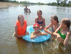 Летний лагерь в селе Анзирка. Увеличить изображение. Размер файла: 155,31 Kb [800X600]