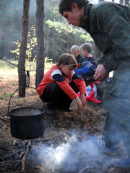 Дети Воскресной школы на прогулке в лесу. Увеличить изображение. Размер файла: 170,15 Kb [600X800]