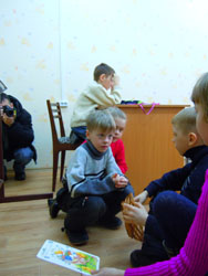 Подготовка Воскресной школы к празднику Пасхи. Увеличить изображение. Размер файла: 99,13 Kb [600X800]