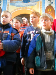 Воскресный день в Боровецкой церкви. Увеличить изображение. Размер файла: 115,76 Kb [600X800]