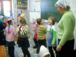 Подготовка к Рождеству Христову в Боровецкой церкви. Увеличить изображение. Размер файла:114,54 Kb [800X600]