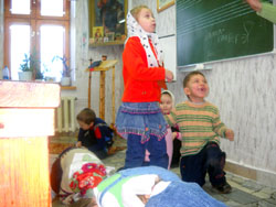 Подготовка к Рождеству Христову в Боровецкой церкви. Увеличить изображение. Размер файла: 132,59 Kb [800X600]