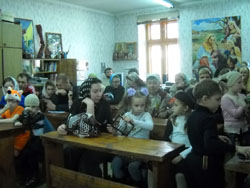 Спектакль в Воскресной школе Свято-Вознесенского собора. Увеличить изображение. Размер файла: 117,29 Kb [800X600]