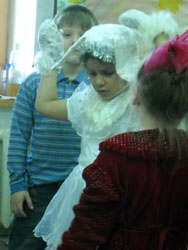 Спектакль в Воскресной школе Свято-Вознесенского собора. Увеличить изображение. Размер файла: 90,53 Kb [600X800]