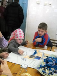 Подготовка к праздникам в Воскресной школе. Увеличить изображение. Размер файла: 110,45 Kb [600X800]