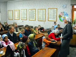 Занятия в детской воскресной школе. Увеличить изображение. Размер файла: 145,19 Kb [800X600]