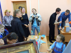 Театр теней молодежной группы "Рассвет". Увеличить изображение. Размер файла: 129,26 Kb [800X600]