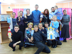 Театр теней молодежной группы "Рассвет". Увеличить изображение. Размер файла: 141,15 Kb [800X600]