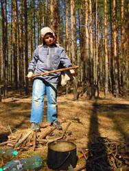 Прогулка Воскресной школы в лесу. Увеличить изображение. Размер файла: 232,01 Kb [600X800]