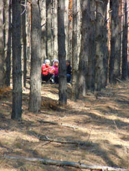 Прогулка Воскресной школы в лесу. Увеличить изображение. Размер файла: 181,81 Kb [600X800]