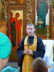 Отправка воскресных школ в лагерь. Увеличить изображение. Размер файла: 150,04 Kb [600X800]