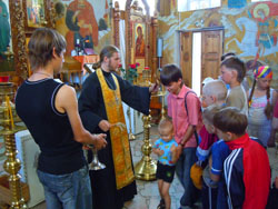 Отправка воскресных школ в лагерь. Увеличить изображение. Размер файла: 160,57 Kb [800X600]