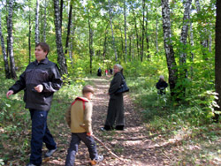 Прогулка Воскресной школы в лесу. Увеличить изображение. Размер файла: 284,07 Kb [800X600]