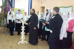 Рождественский праздник для детей в Боровецкой церкви. Увеличить изображение. Размер файла: 128,42 Kb [800X533]