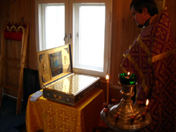 Мощи Киево-Печерских святых в Боровецкой церкви. Увеличить изображение. Размер файла: 137,08 Kb [800X600]