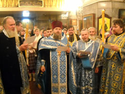 Всенощное бдение в день праздника Введения во Храм Пресвятой Богородицы. Увеличить изображение. Размер файла: 135,5 Kb [800X600]