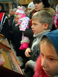 Воскресный день в Боровецкой церкви. Увеличить изображение. Размер файла: 124,1 Kb [600X800]