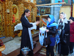 Освящение пасхальной снеди. Увеличить изображение. Размер файла: 148,67 Kb [800X600]