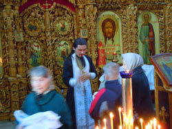 Освящение пасхальной снеди. Увеличить изображение. Размер файла: 152,86 Kb [800X600]