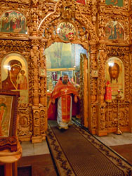 Пасхальная Полунощница и Крестный ход. Увеличить изображение. Размер файла: 195,57 Kb [600X800]