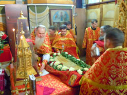 Пасхальная Полунощница и Крестный ход. Увеличить изображение. Размер файла: 126,39 Kb [800X600]